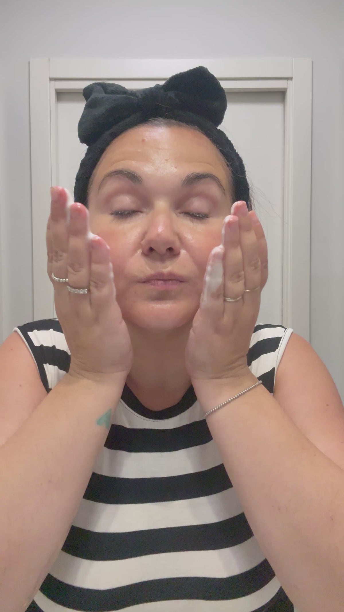 Carica il video: 